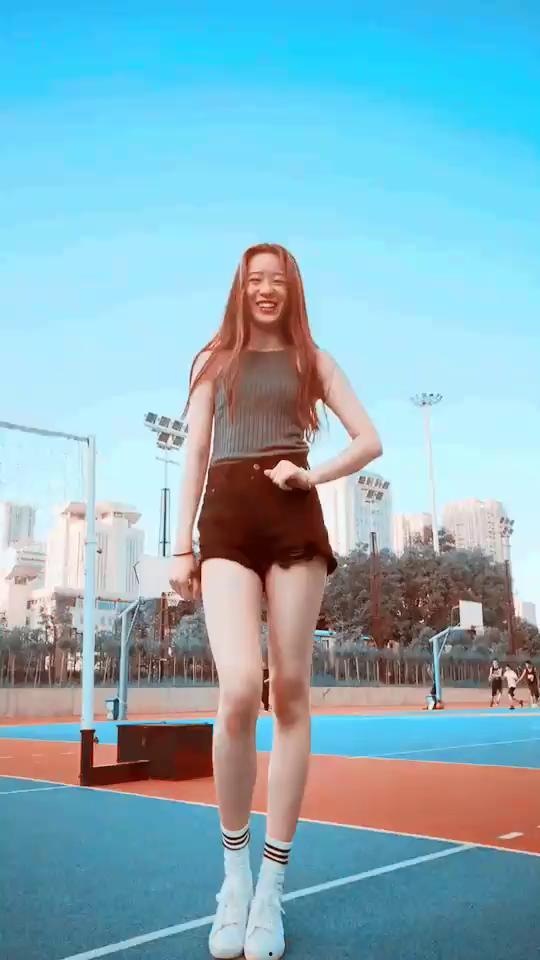 年轻姐姐的诱惑在线播放,一场无法抗拒的在线直播之旅
