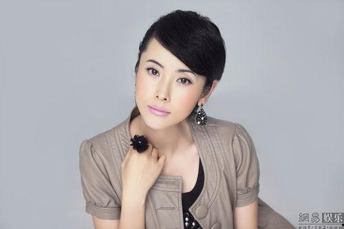 杨明娜丝袜图片搜索,杨明娜演绎时尚魅力