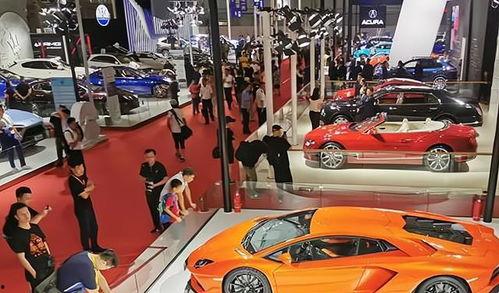 拣到车震后丢弃的丝袜,探寻遗失丝袜背后的故事